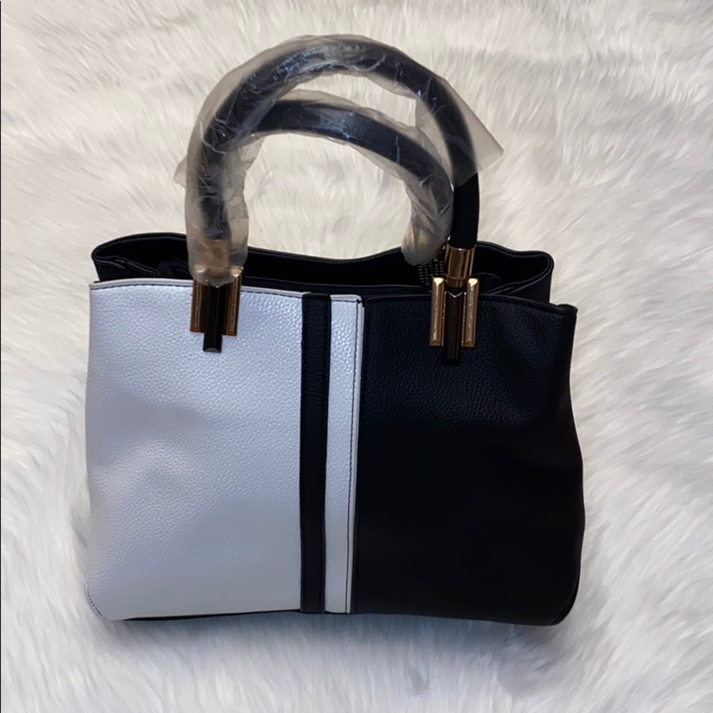 Black and White Crossbody/Handbag NEW